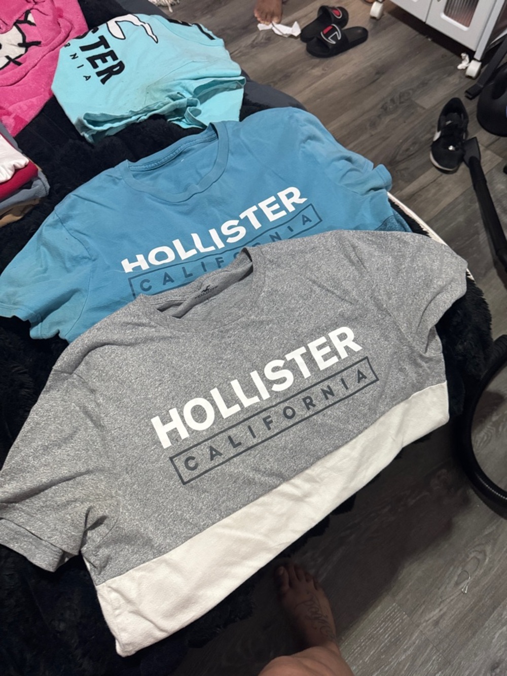 Hollister men’s  Two-Pack Graphic Tees - Gray, Blue